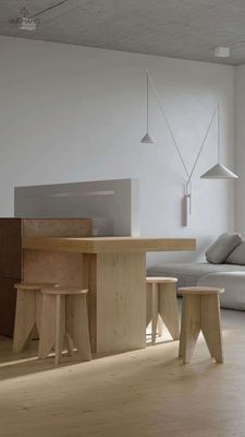                    OEM/ODM Customized Elegant Solid Wood Bedroom Furniture Set for Luxury Hotels, Chinese Manufacture             