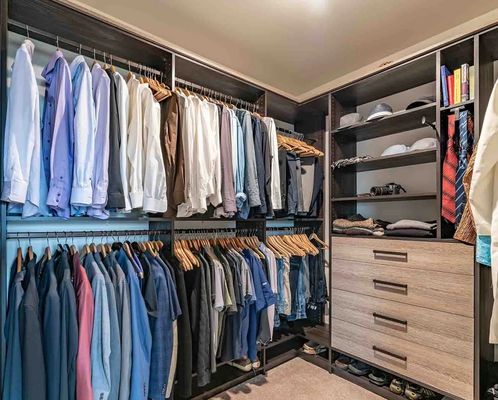                    OEM/ODM Customized Stylish Closet Furniture Solution for Apartments, Villa, Resort, Hotel Custom Personal Touch Included with Solid Wood in China             