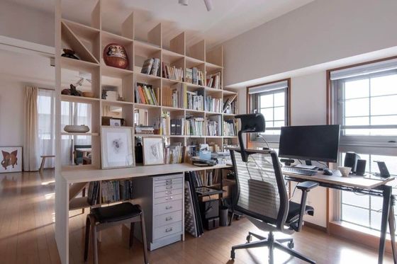 China Manufacture OEM/ODM Custom Solid Wood Frame Desk for Apartment, Resort, Hotel and Villa Furniture