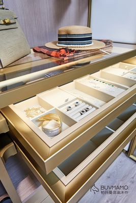                    Customized Solid Wood Chair for Hotel Villa Resort Apartment and Project Set             