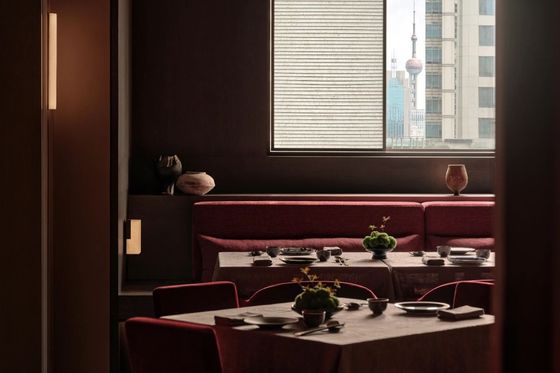 Stylish Banquet Chairs & Tables Sets for Elegant Restaurant Events with Custom Options