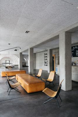 ODM Elegant Office Furniture Rubber Wood Conference Room Table