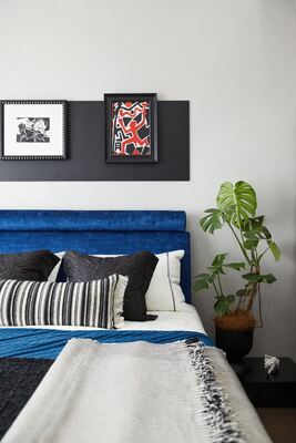 OEM/ODM CUSTOM MODERN LUXURY HOTEL BEDROOM FURNITURE SET | UPHOLSTERED BED FRAME, NIGHTSTAND & DECORATIVE PILLOWS FOR VILLA & HIGH-END RESIDENTIAL