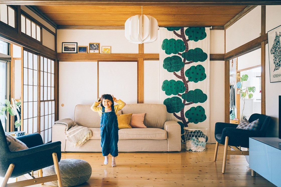                    China Manufacture OEM/ODM Custom Solid Wood Frame Furniture Collection Sets for Hotels and Apartments             