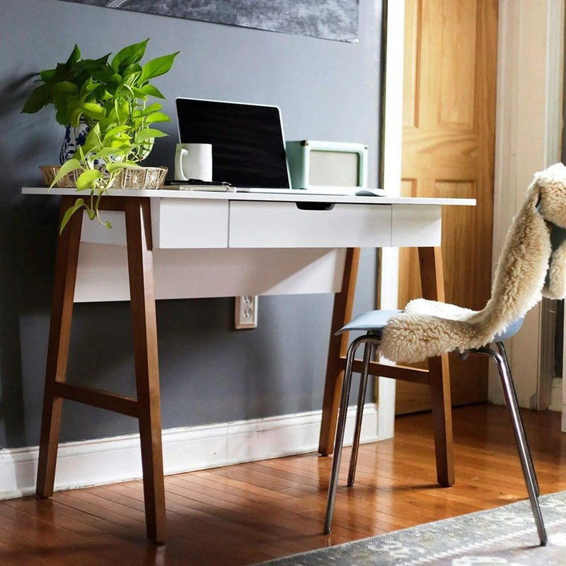 OEM/ODM Customized China Manufacture Desk for Hotel and Apartment with Solid Wood Frame