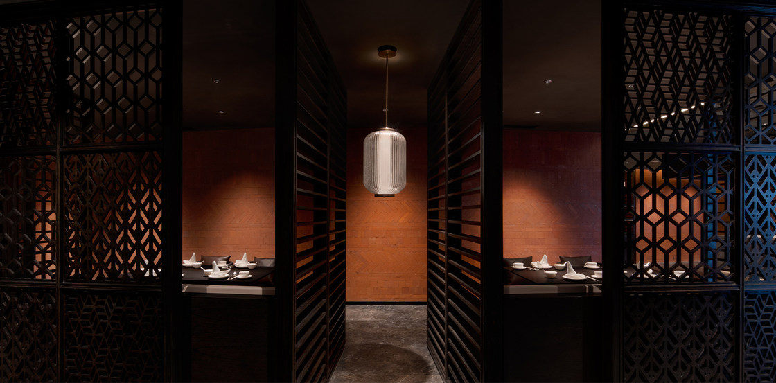 Luxurious Hotel Furniture Bespoke Layout High End Hotel Lobby Furniture 1020mm Chair