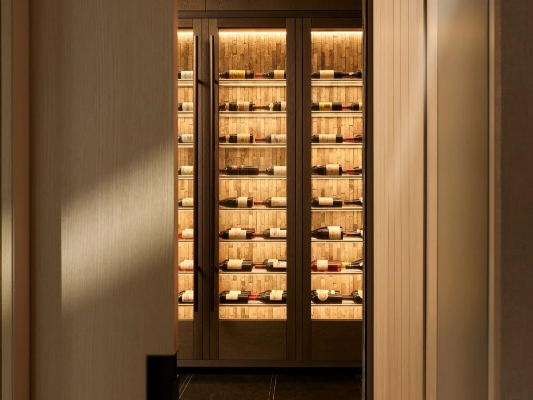 Custom Trendy Hotel Furniture Hotel Lounge Furniture Genuine Leather Hotel Lobby Sofa E2