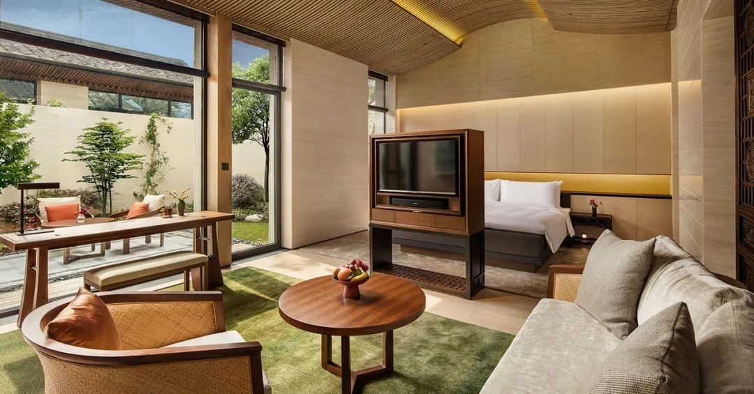 OEM/ODM CUSTOMIZED CHINA MANUFACTURE BEST PRICE SOLID WOOD FRAME FURNITURE COLLECTION SETS FOR APARTMENTS HOTEL PROJECT APARTMENT DINING SET BEECH WALNUT APARTMENT