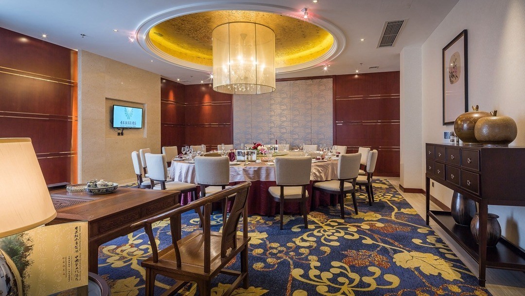 Precision Gold Velvet Club Fire Retardant  Chair Furniture For Clubs And Bars