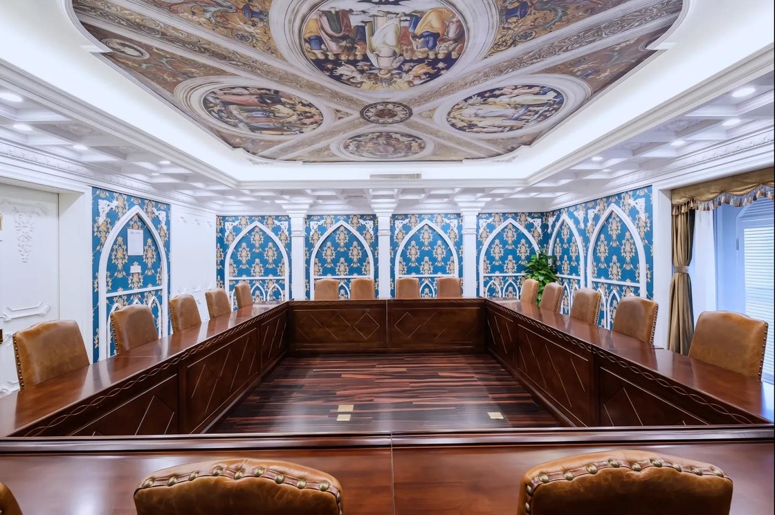 OEM/ODM Custom Elegant Solid Wood Commercial Club Furniture Collection Solution for Luxury Commercial Spaces