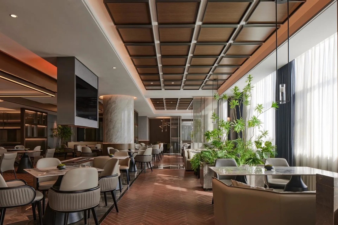 OEM/ODM Customization Modern Wooden Metal Fabric Leather Table Chair Furniture for Hotel Restaurant Dining Room Bar Cafe