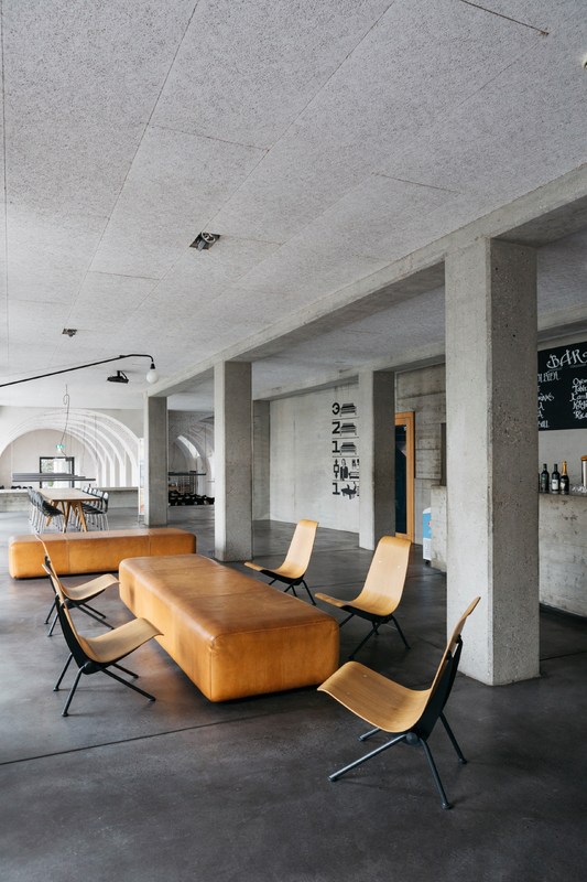 OEM/ODM Elegant Office Commercial Club Furniture Collection Solution With Solid Wood Frame For Office