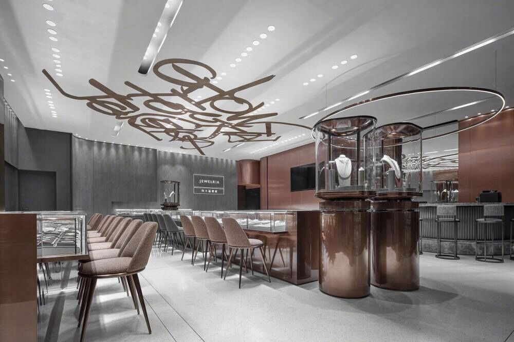 DISPLAY CABINET: A HIGH-QUALITY, MODERN STORAGE AND DISPLAY PIECE DESIGNED FOR SHOWCASING VARIOUS ITEMS (SUCH AS HANDICRAFTS, JEWELRY, COSMETICS, COLLECTIBLES, AND RETAIL GOODS).