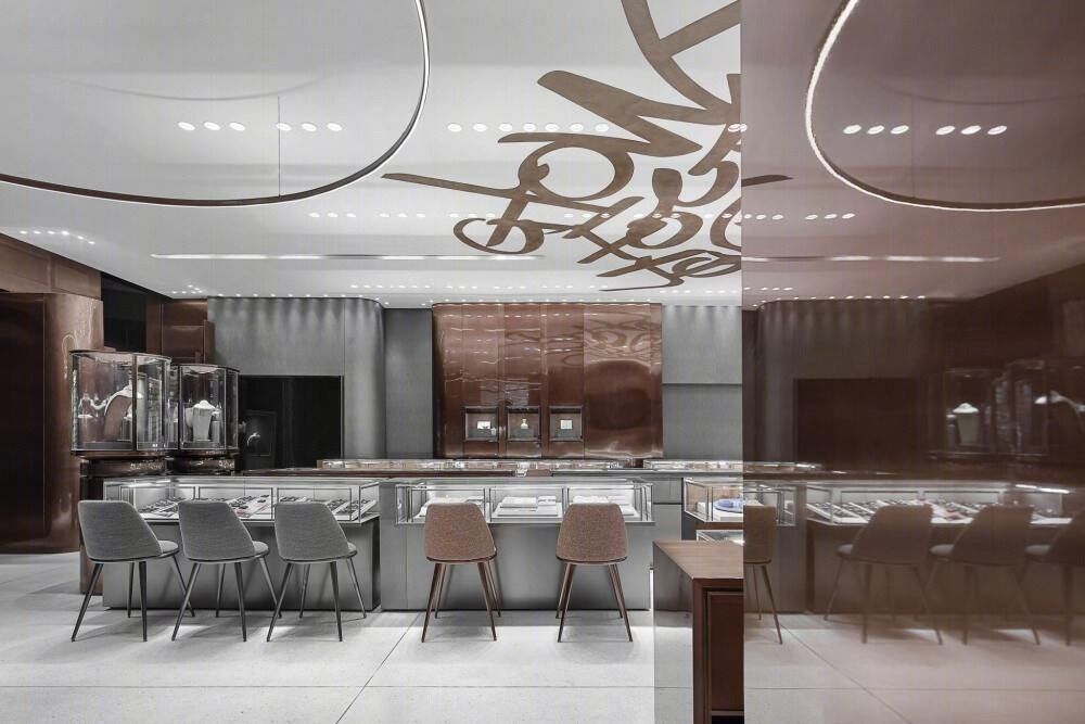 DISPLAY CABINET: A HIGH-QUALITY, MODERN STORAGE AND DISPLAY PIECE DESIGNED FOR SHOWCASING VARIOUS ITEMS (SUCH AS HANDICRAFTS, JEWELRY, COSMETICS, COLLECTIBLES, AND RETAIL GOODS).