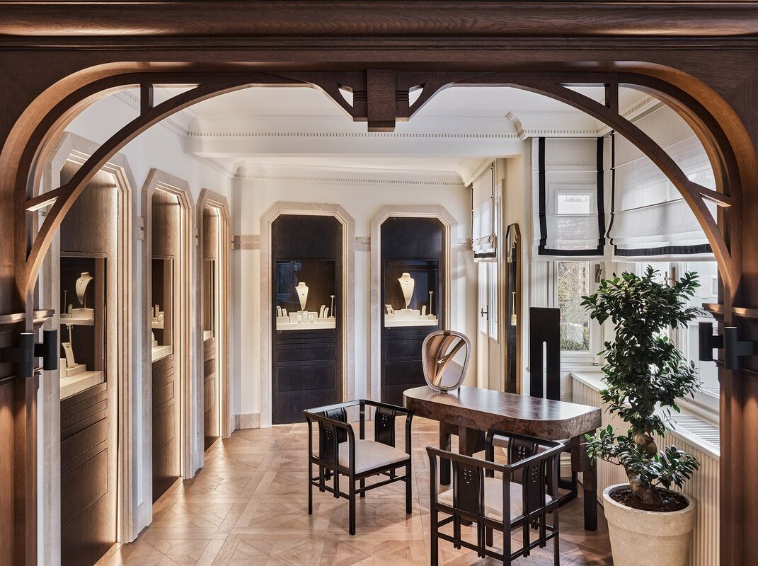 OEM/ODM CUSTOM FURNITURE MANUFACTURE ROSE GOLD METAL FRAME JEWELRY DISPLAY CASE WITH MARBLE BASE TRANSPARENT GLASS JEWELRY CABINET