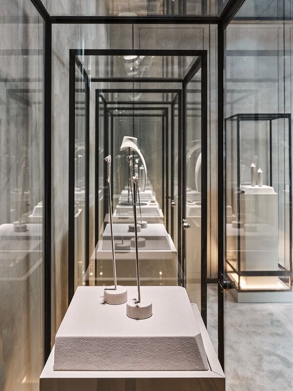 Wholesale Luxury Jewelry Display Counter Round Glass Jewelry Case For Brand Jewelry Shop, OEM/ODM Customized Cabinet Manufacture with in China