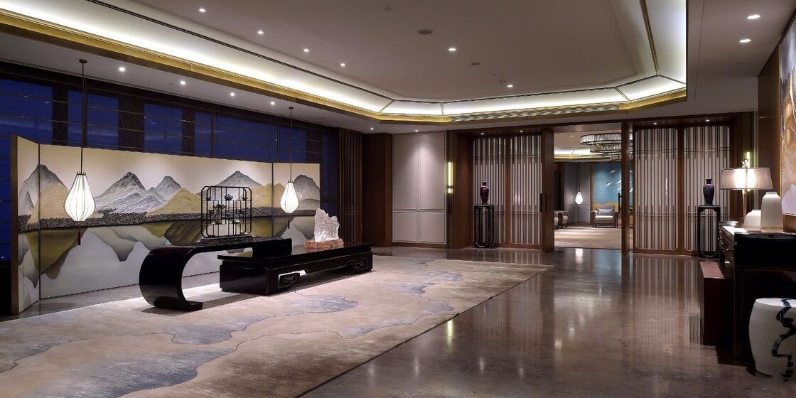 PREMIUM OEM/ODM CHINESE STYLE COMMERCIAL CONSOLE FURNITURE | LACQUERED WOOD CONSOLE TABLE WITH DECORATIVE SHELF FOR HOTEL LOBBY & CLUBHOUSE