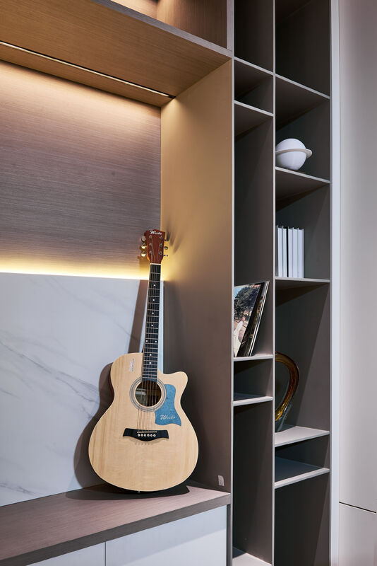 WHOLE HOUSE HOME DECORATION FURNISHING SOLUTION | LUXURY WALK-IN CLOSET INTERIOR DESIGN | CUSTOM GOLD FRAME GLASS FIXED WARDROBE CABINET & MATCHING MOVABLE BEAN BAG CHAIR HOME FURNITURE