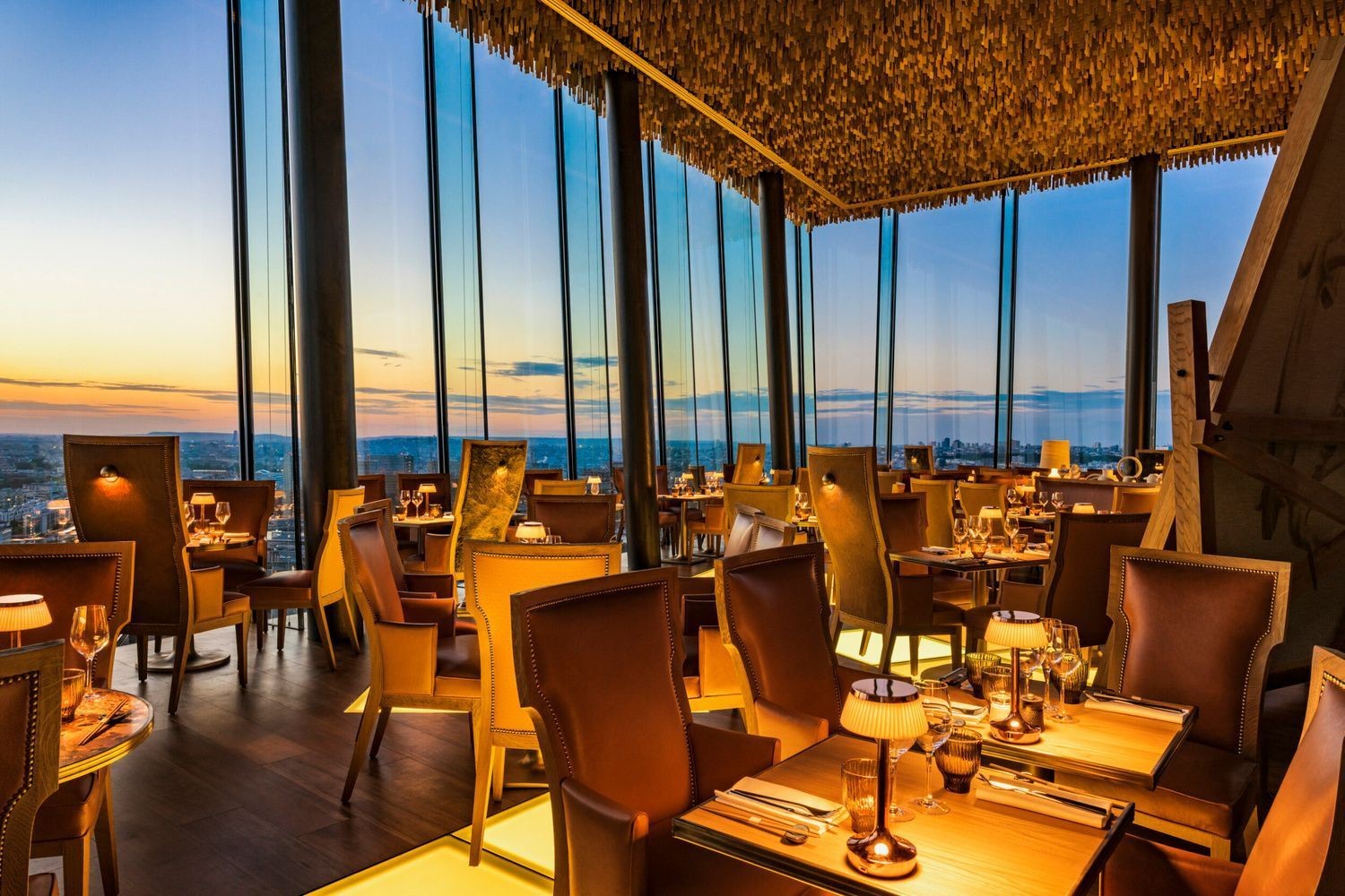 Customized Luxury Customized House Wooden Desk Chair Sets Collection Solution