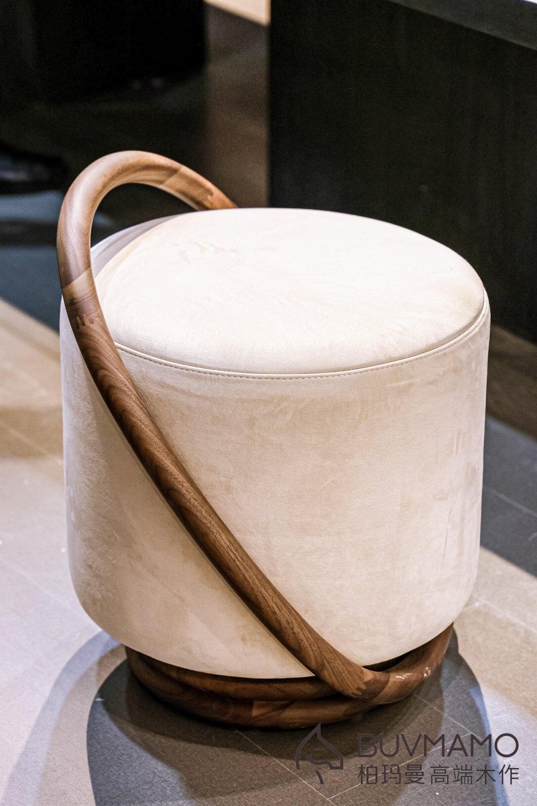                    Elegant Velvet Upholstered Sofa Sets for Luxury Apartments             