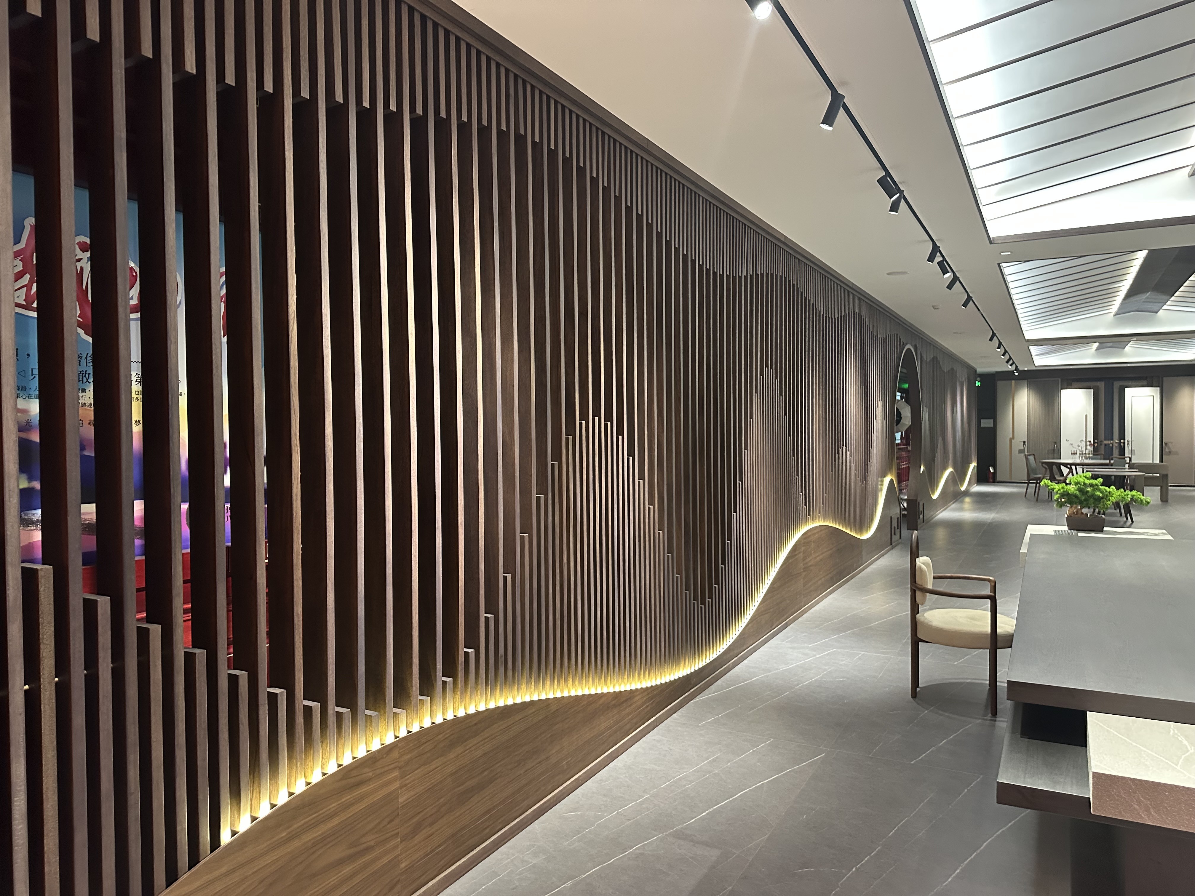 Walnut Wood commercial nightclub furniture Oriental Aesthetics club room chairs