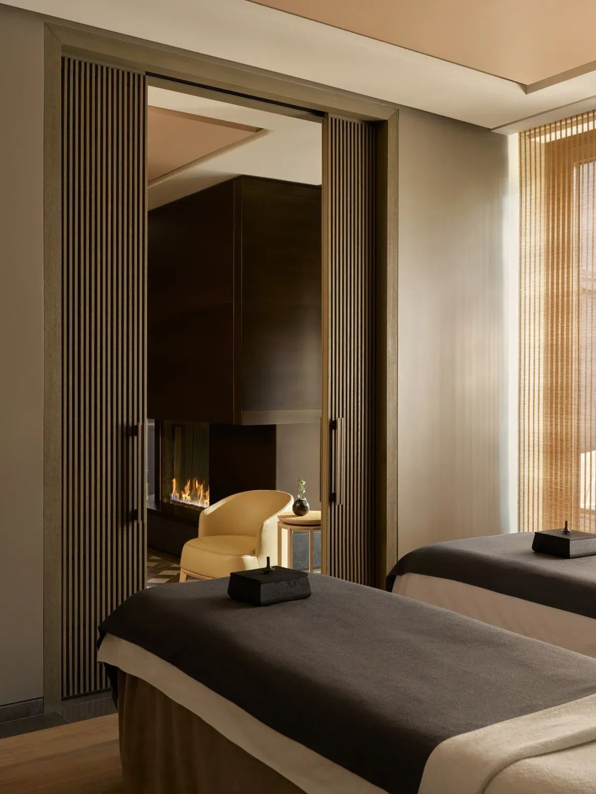 OEM/ODM Customized Door Solutions for Hotels with Solid Wood Frame From China-Double Wood Door product