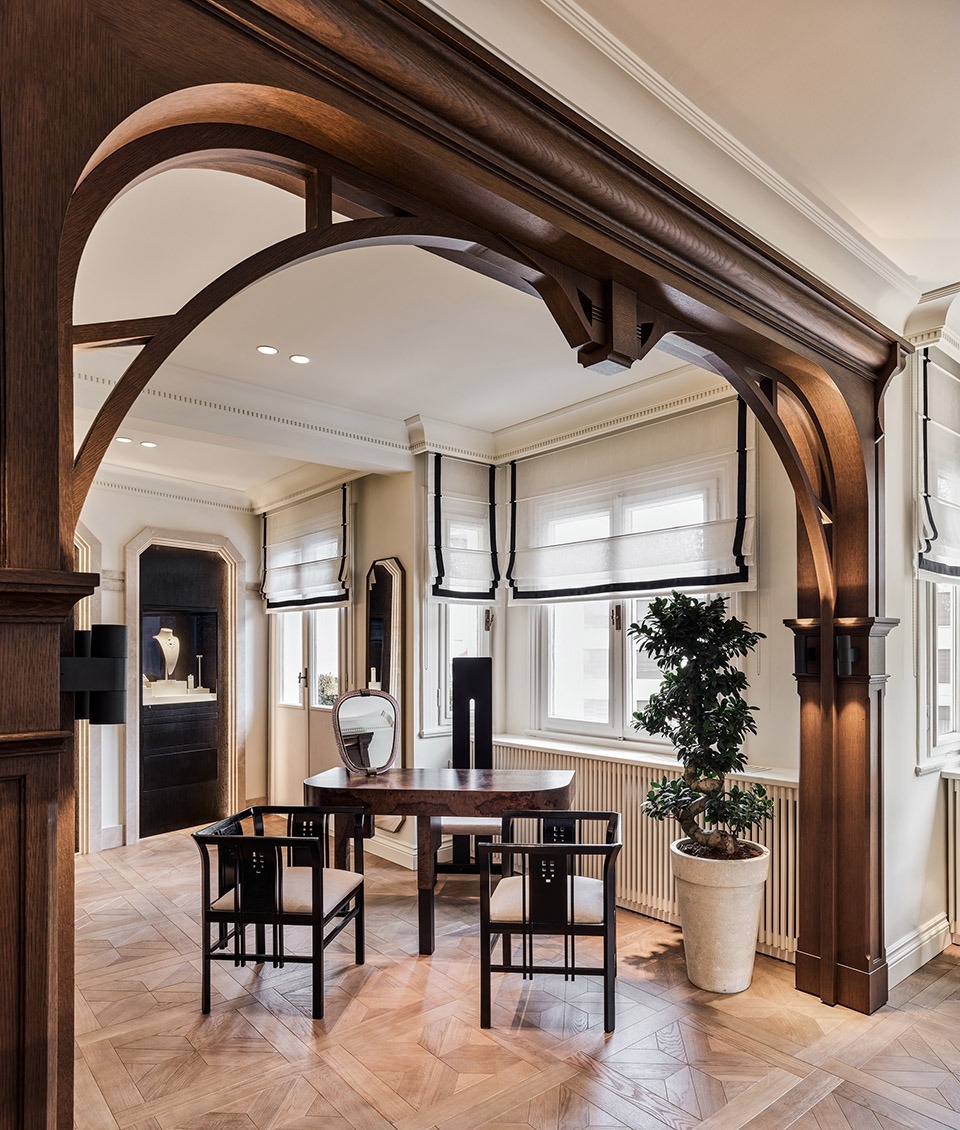 OEM/ODM CUSTOM FURNITURE MANUFACTURE ROSE GOLD METAL FRAME JEWELRY DISPLAY CASE WITH MARBLE BASE TRANSPARENT GLASS JEWELRY CABINET