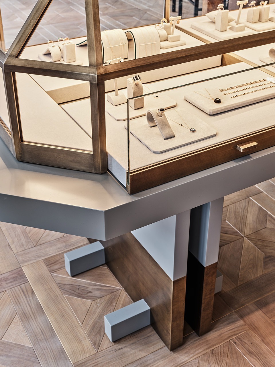 Factory Direct OEM ODM High End Jewelry Display Cabinet Custom Size Jewelry Showcase