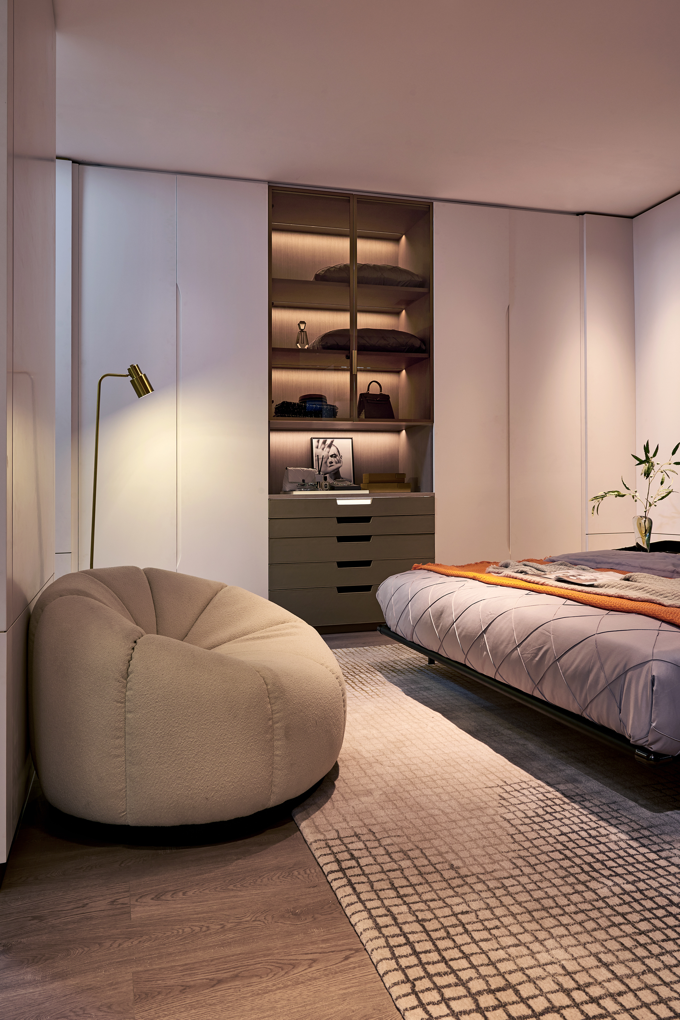 ORIENTAL STYLE INTERIOR DESIGN ONE-STOP SUPPLY | CUSTOM FIXED FURNITURE & SOFT MOVABLE FURNISHING FOR GLOBAL INTERIOR PROJECTS BUILT-IN FIXED WARDROBE WALL PANEL & COMPLETE MOVABLE HOME FURNISHING SET