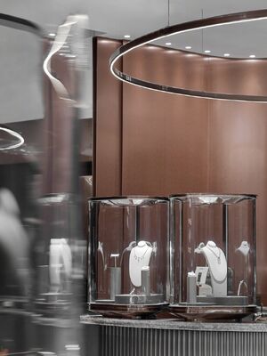 OEM/ODM Custom Luxe Ronde Glazen Sieraden Vitrine Hoge Kwaliteit Retail Sieraden Showcase Voor Winkelcentrum Boutique